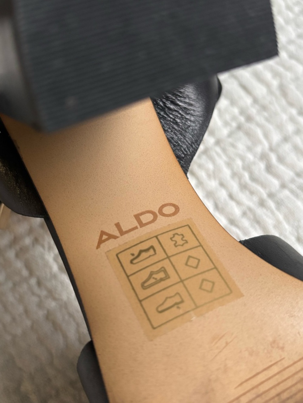 Aldo Caparosa Black Leather Block Heel Sandals - Picture 5 of 6